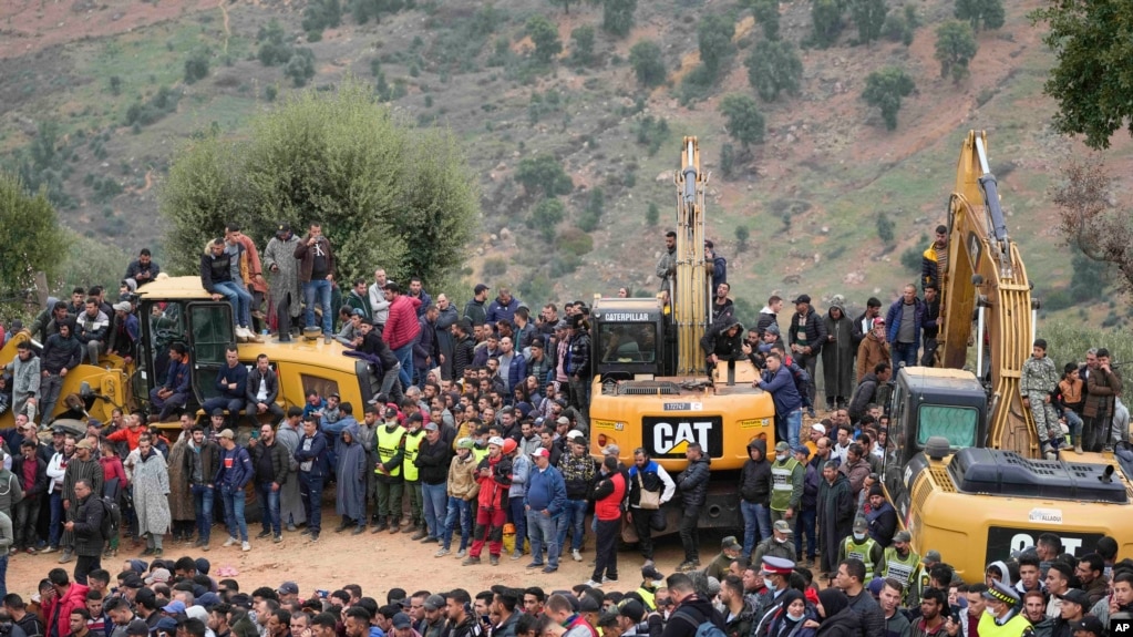 Boy who fell into well, inspired country to rally to rescue him, has died