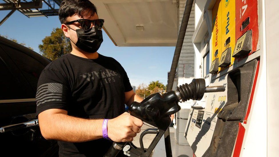 Shell defends 'difficult' decision to buy Russian crude oil