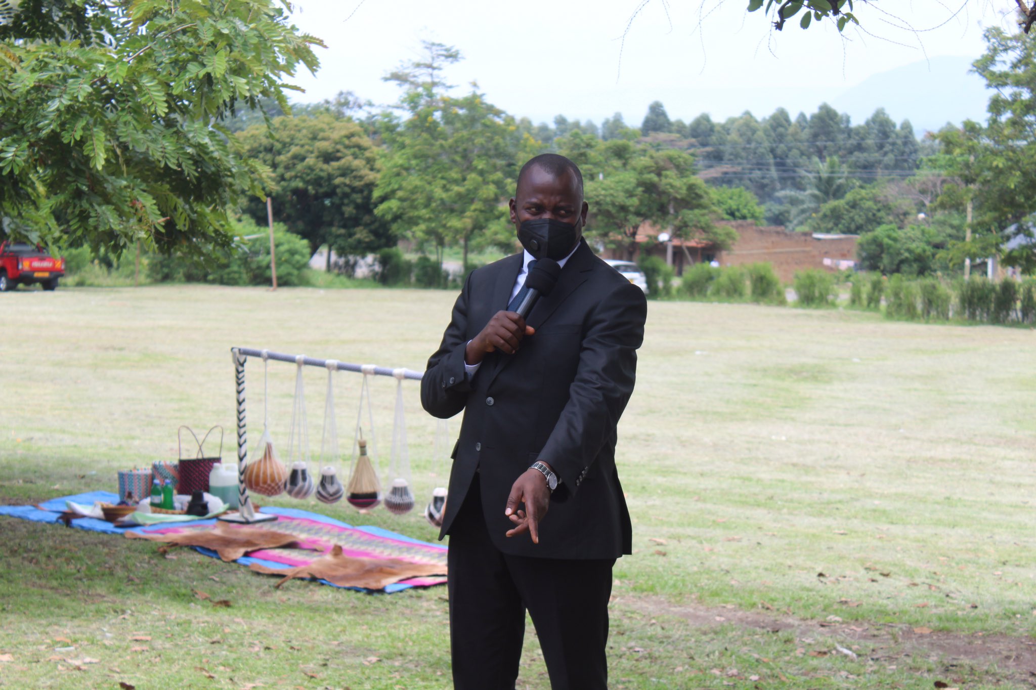 Through Emyooga, gov’t is giving Ugandans knowledge to make them rich, says Minister Kasolo