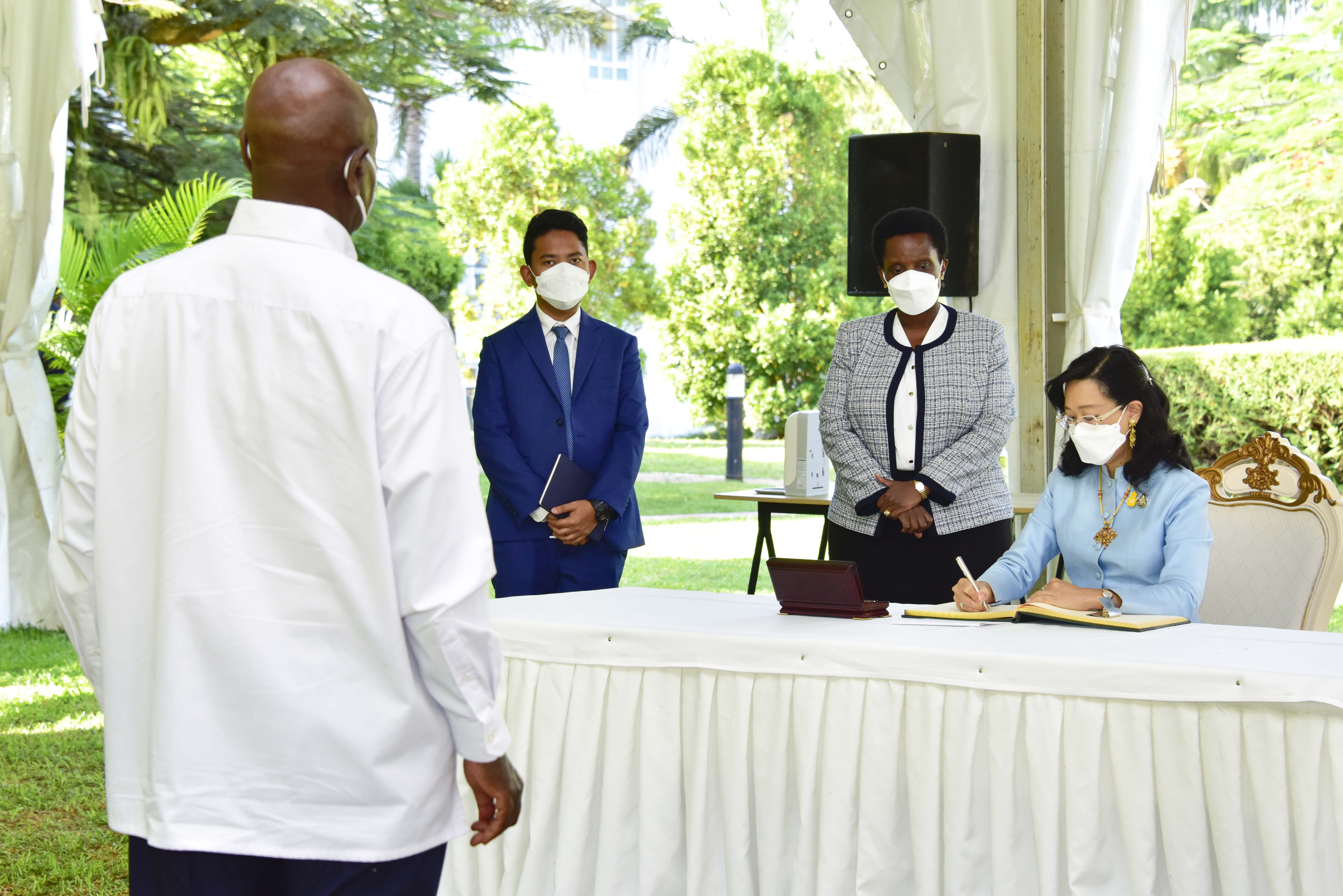 President Museveni receives credentials from 8 new envoys