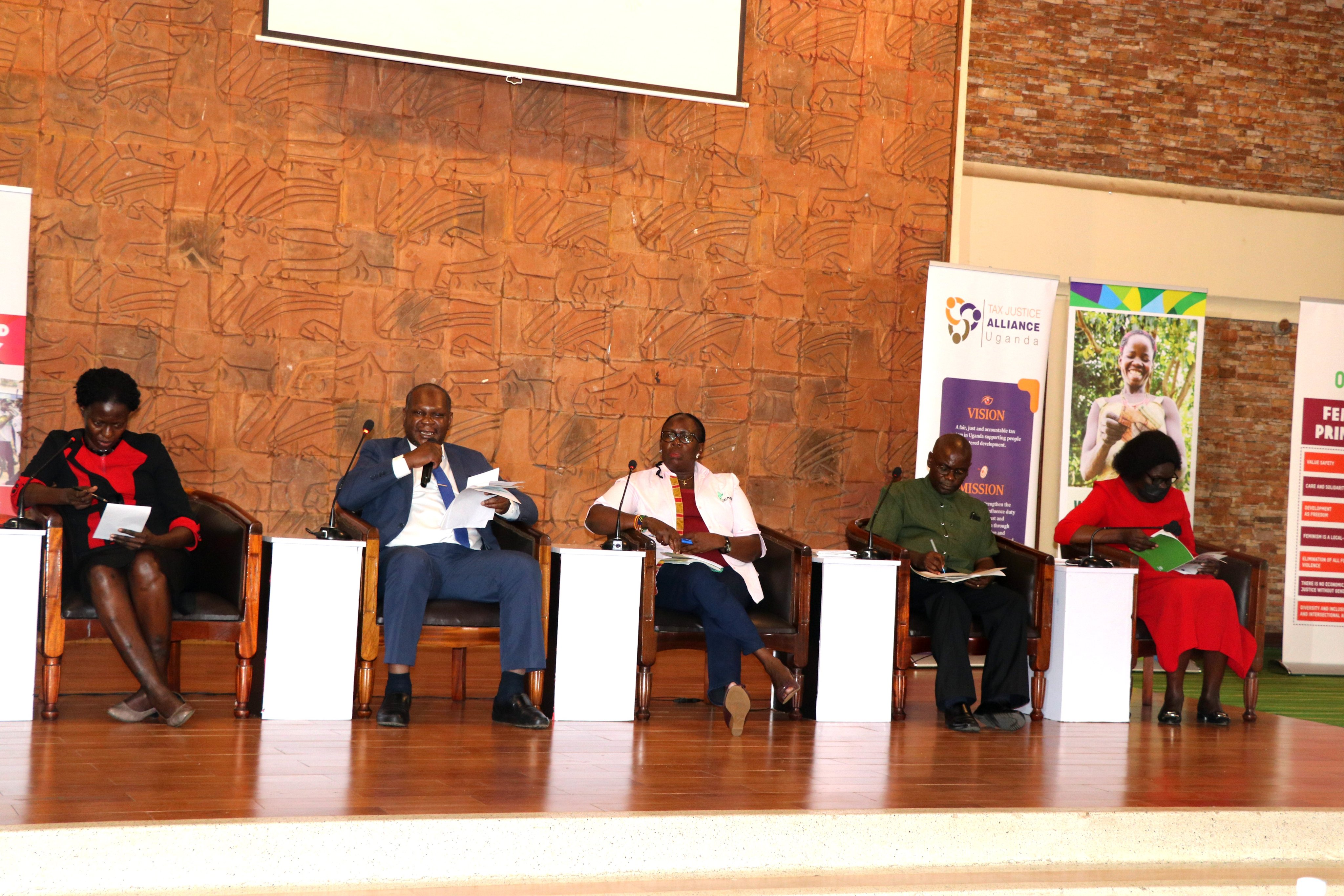 "Uganda loses Shs 2 bn per year in capital flight"