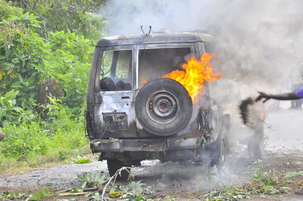 Patient, nurse, attendant  burnt to death after ambulance catches fire on the road