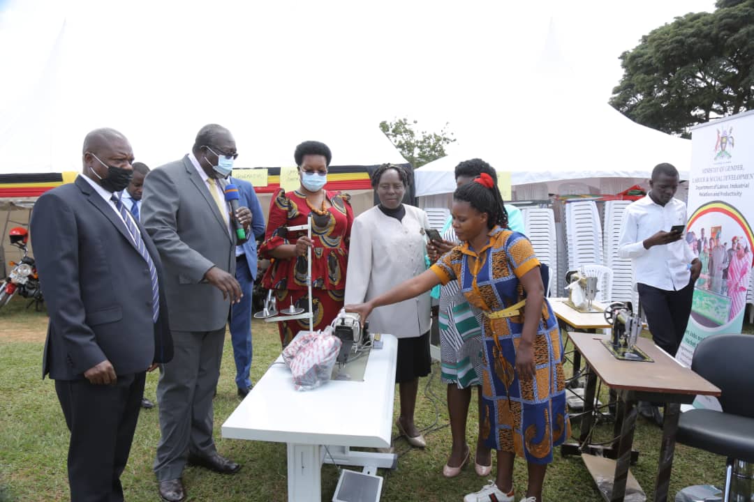 Gov’t gives 2165 business toolkits to  93 youth, women groups under Green jobs program