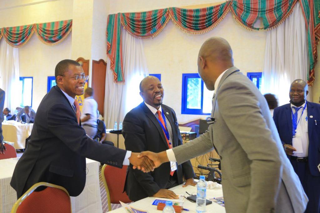 Experts ask government to set up commission to rationalise salaries
