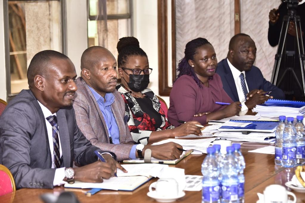 Lawmakers ask gov't to establish legal framework to protect domestic workers 
