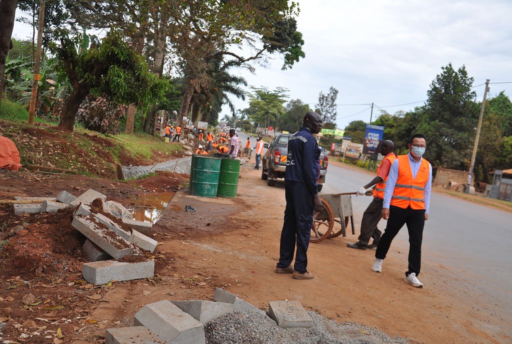 Chinese contractor completes refurbishment of old Entebbe Road