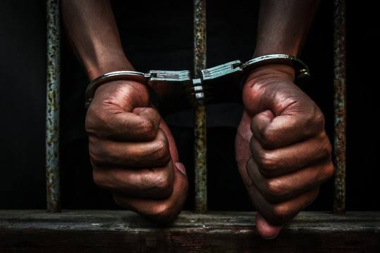 Suspect who stole gun from police officer arrested at medical facility