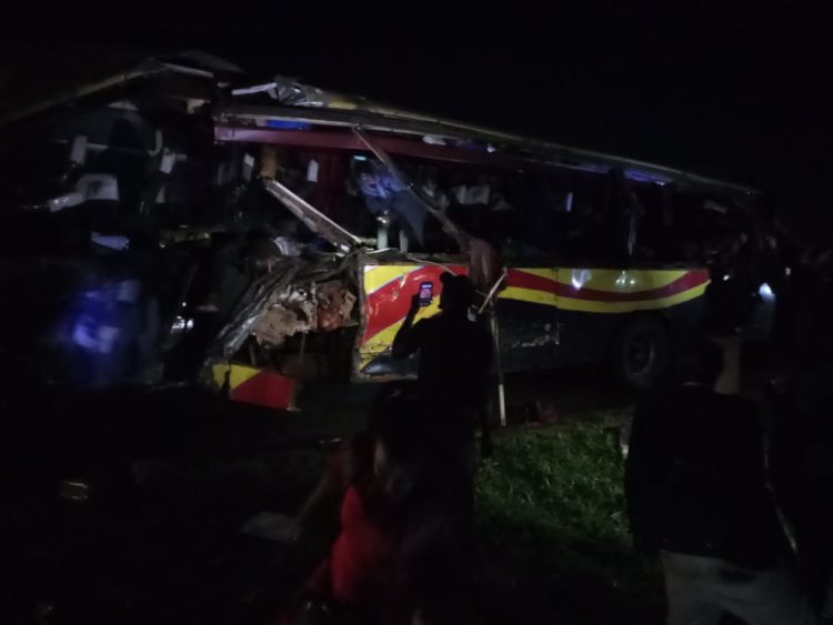 16 dead, scores injured as bus rams into stationary trailer in Kampala-Gulu highway crash