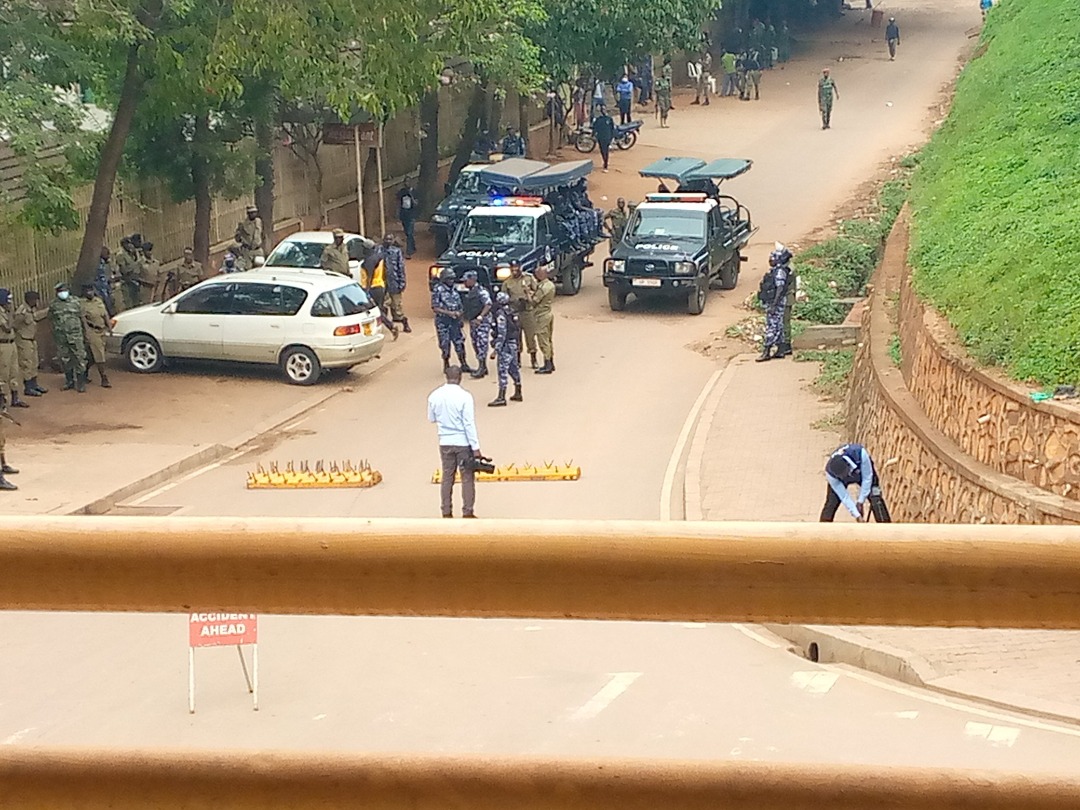 Police block EACOP public debate featuring Bobi Wine, Besigye