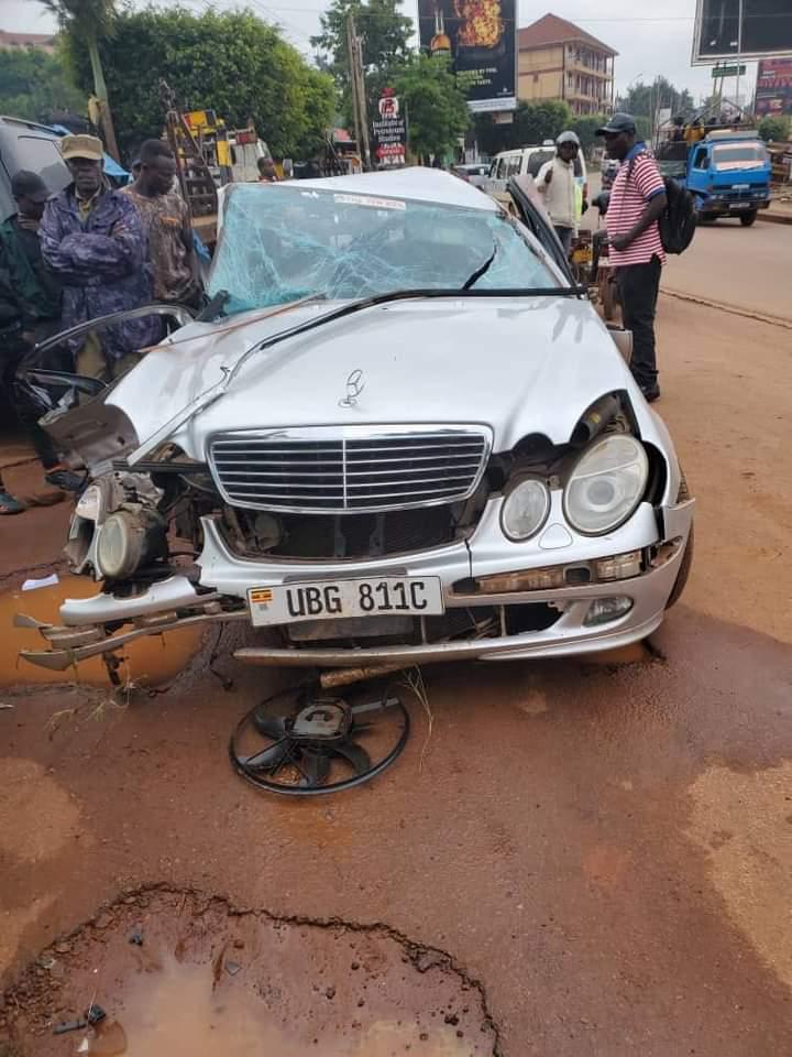 Speeding Mercedes Benz fails to brake at Kabalagala Police, hits cars,  driver dies on spot - Nile Post