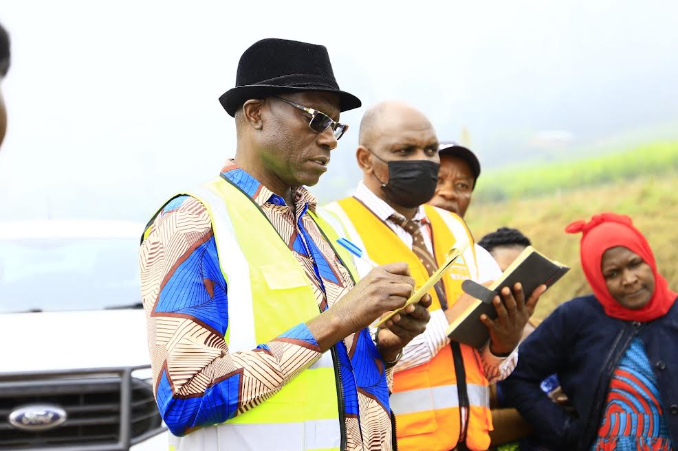 World Bank inspects USMID road projects in Western Uganda