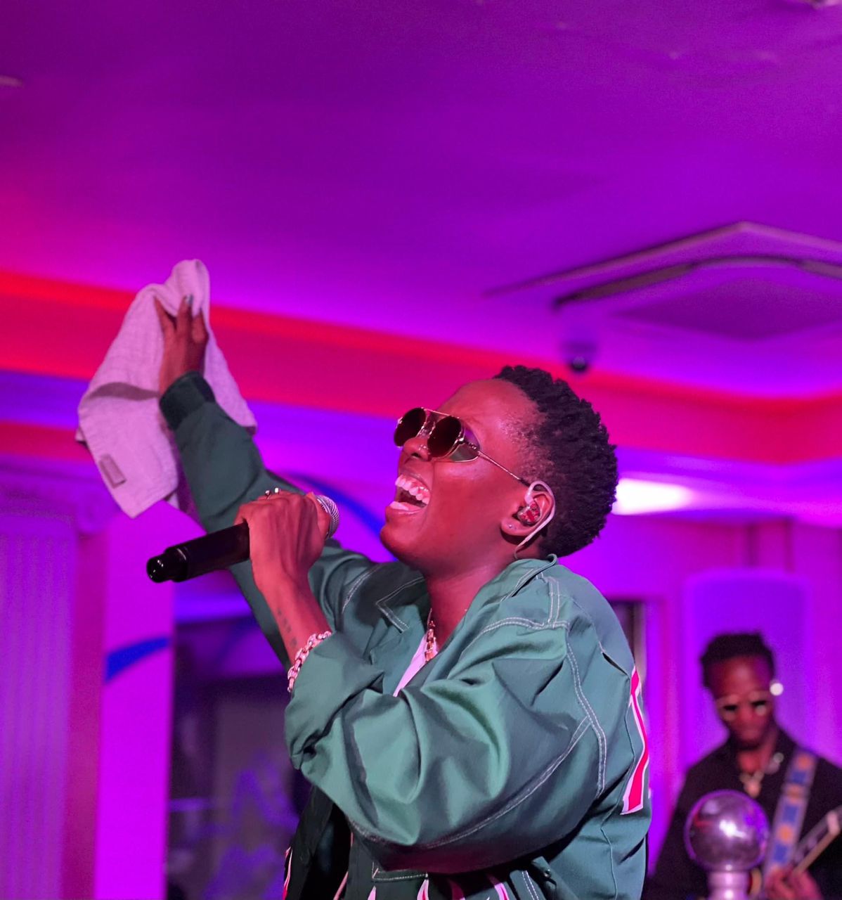 New music : Azawi bounces back with Ten over ten - Nile Post