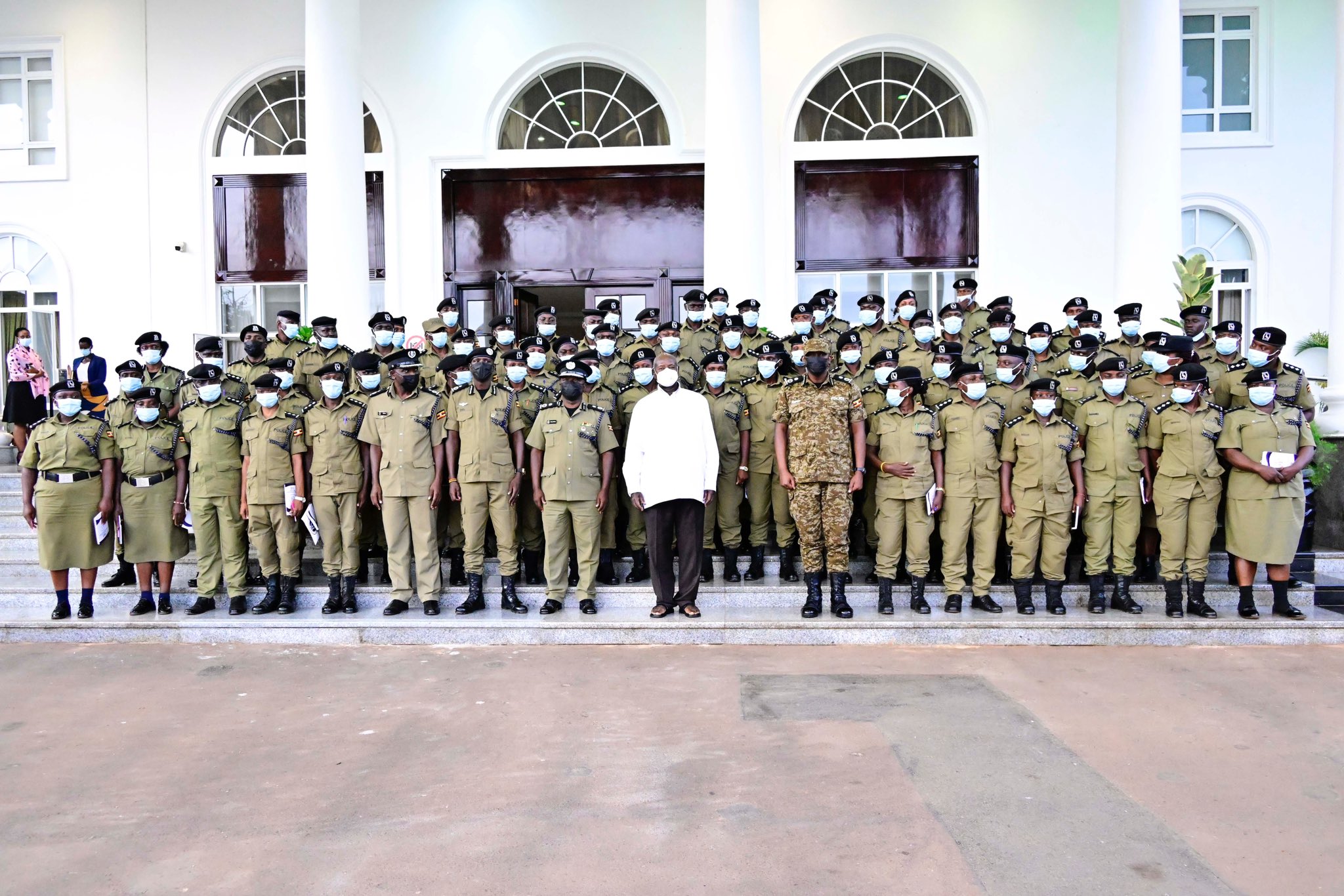 Museveni makes appeal to CID officers on fighting crime