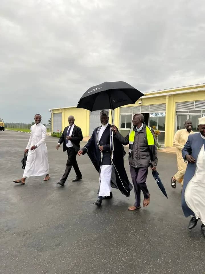Mubaje warns West Nile Muslim leaders against “Kampala-based wrong characters” that have been fighting his leadership