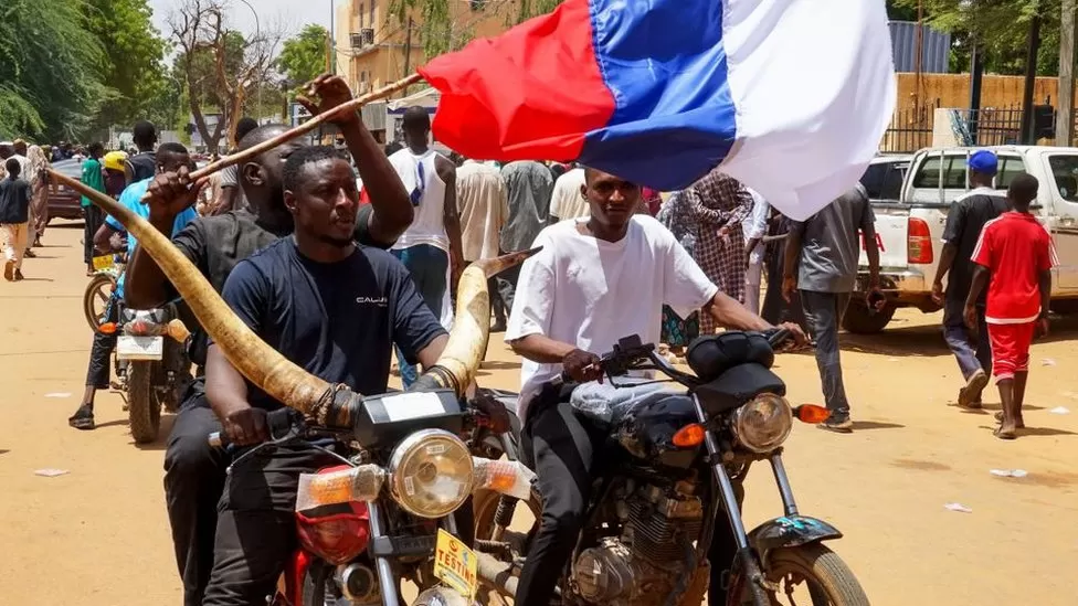 Ecowas threatens military intervention to end Niger coup