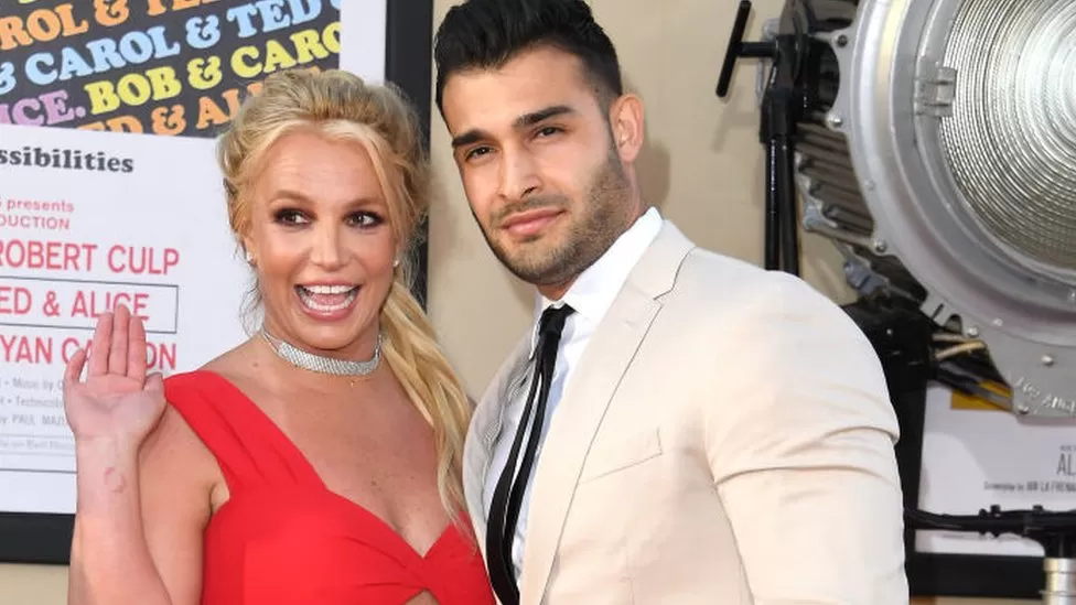 Britney Spears breaks silence on her pending divorce