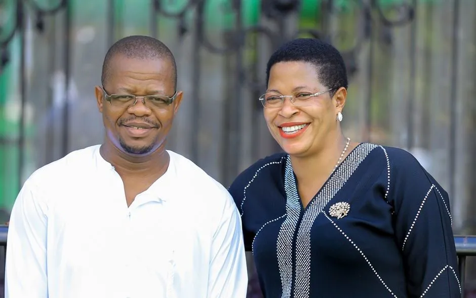 Speaker Among gives birth to twins