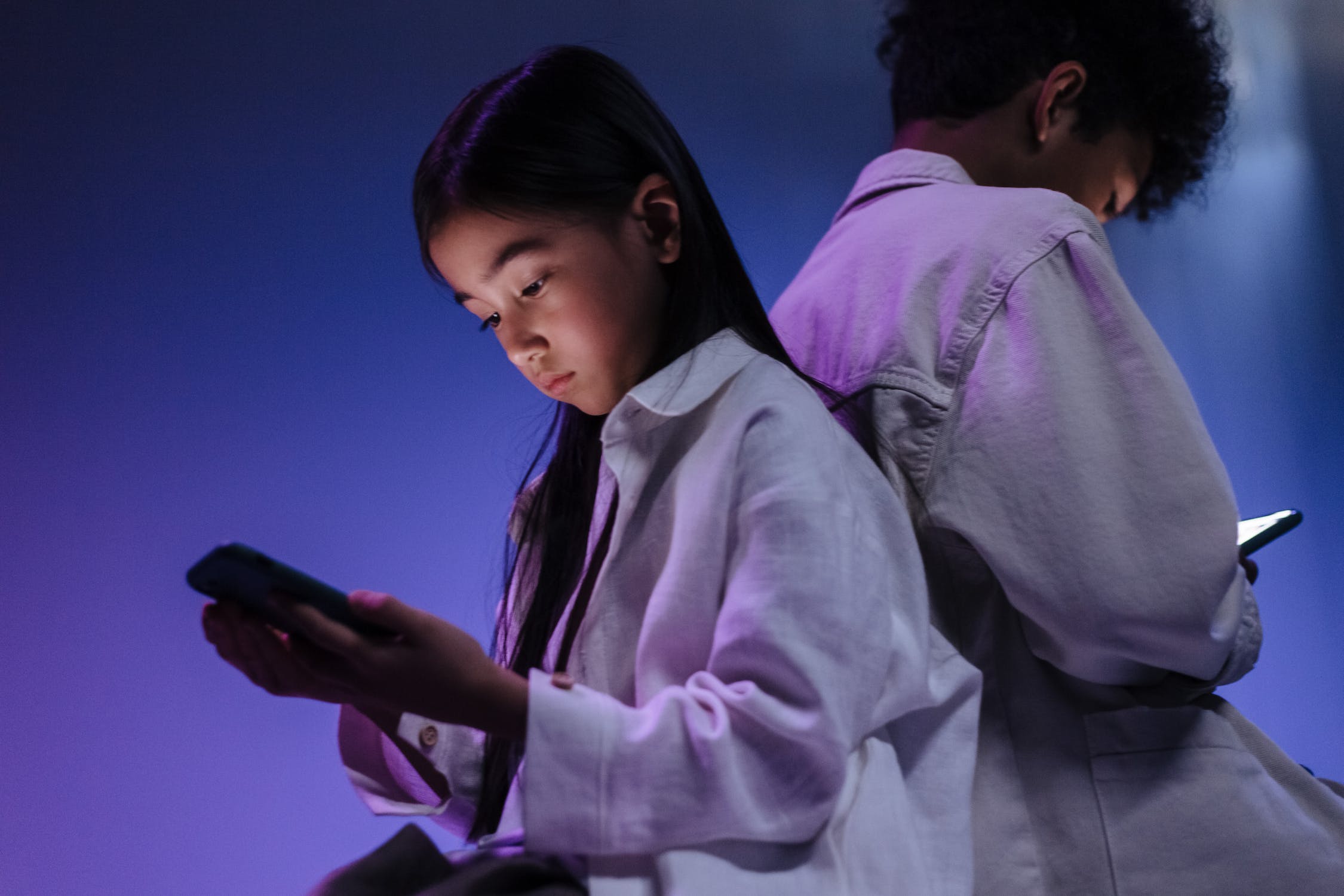 At which age should you introduce kids to electronic gadgets?