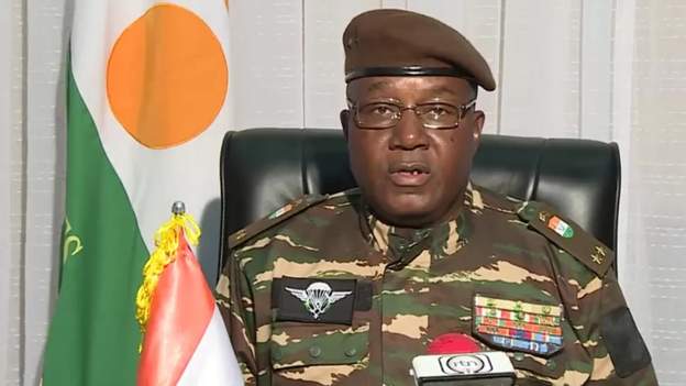 Mali junta leader in Niger on first foreign trip