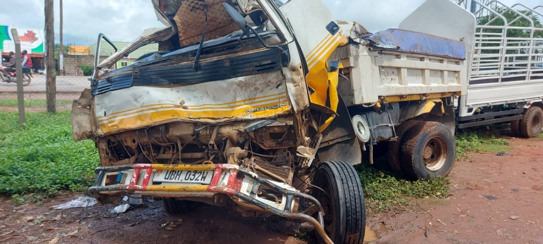 Iganga Taxi drivers decry delay by traffic police to tow vehicles stuck on roads, as 15 people die in accident