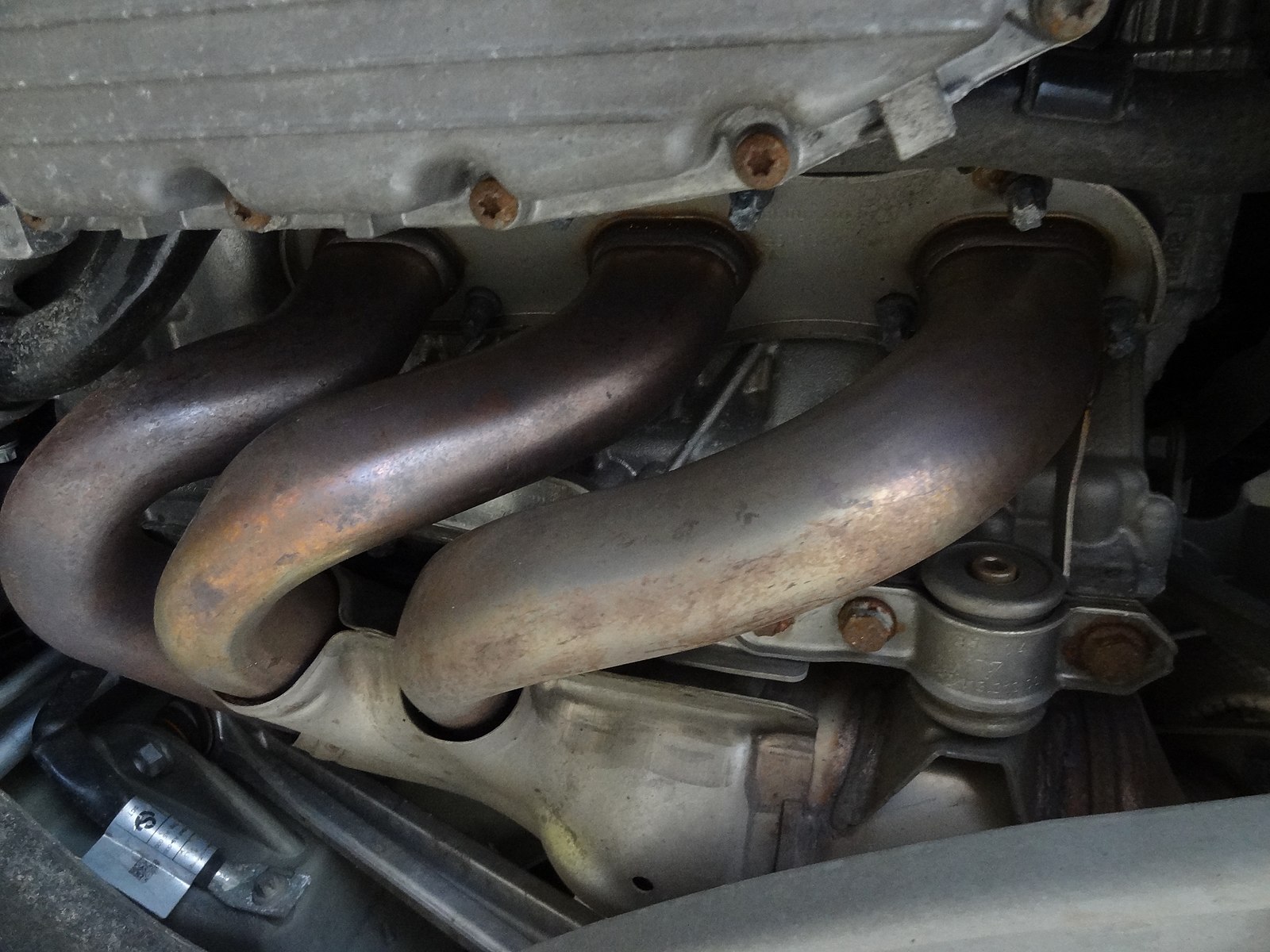 Five common symptoms of an exhaust manifold leak