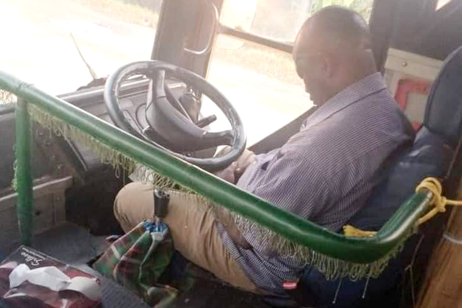 Featured image for Bus driver dies behind the wheel