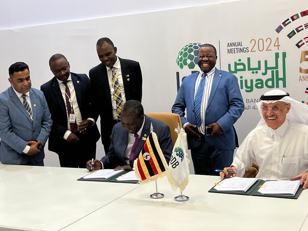 Featured image for Gov't, Islamic Development Bank sign $295m deal to finance roads