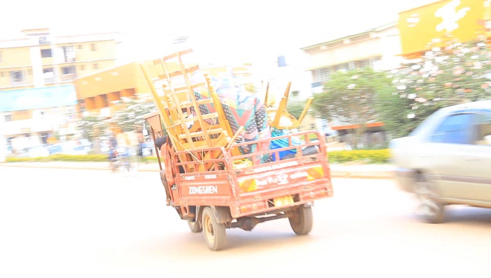 Featured image for Tuk-tuks threaten to kick lorries out of transportation business in Kabale