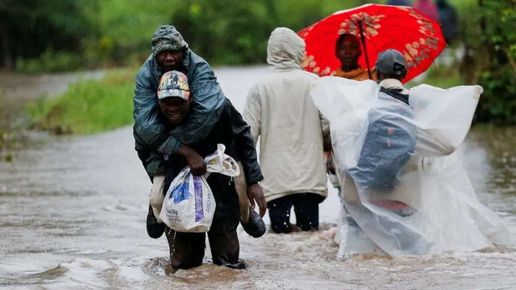 Featured image for Kenya orders flood evacuations as it warns dams could spill