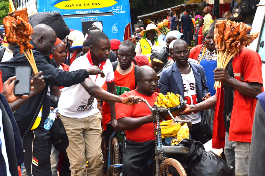 Featured image for PICTURES: Luweero traders show love to Nebbi pilgrims